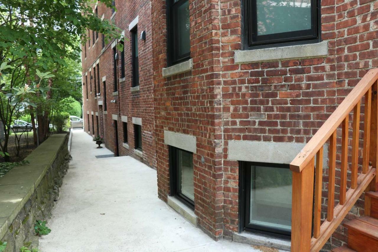 Stylish Studio In Brookline-5Min Train To Boston.. #2 エクステリア 写真